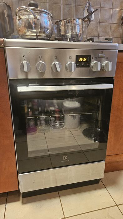 Kuchenka gazowa elektrolux z elektrycznym piekarnikiem 50 cm