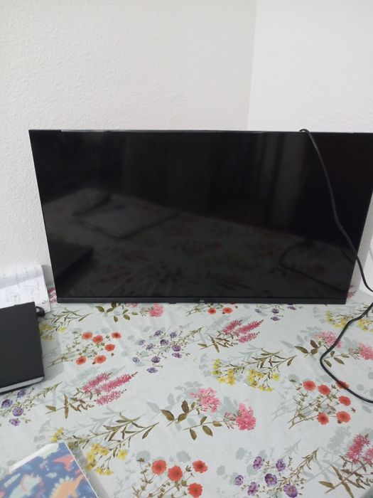 TV Vodafone com ecrã quebrado