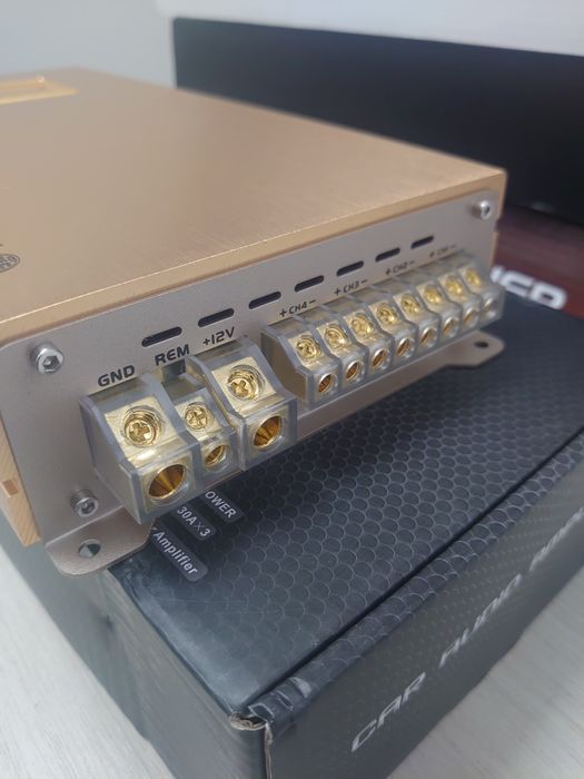 Усилитель автомобильный SQ уровня.4х канальный. 4х90вт