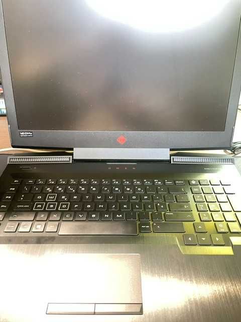 Portátil Gaming HP OMEN 17" i7 / GTX 1070