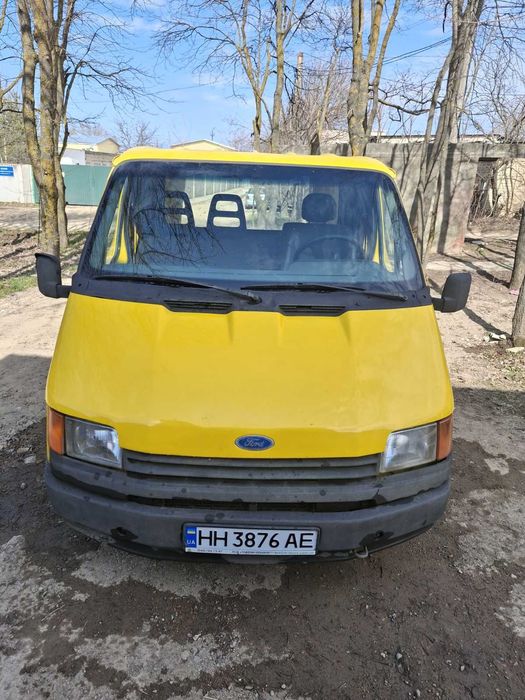 Машина Ford Transit