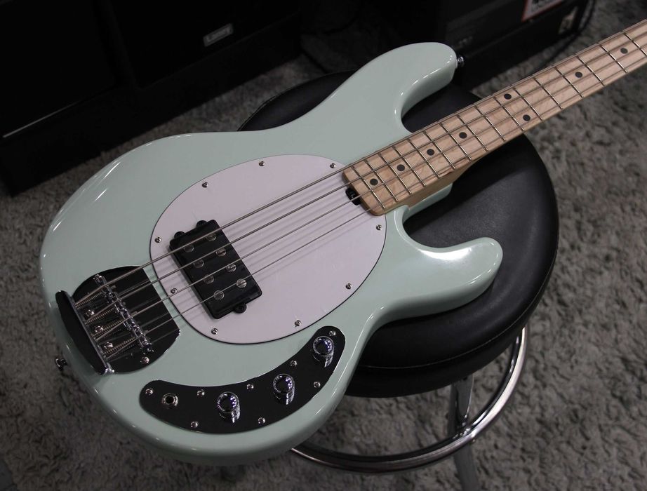 Gitara basowa Sterling by Music Man Ray 4 MG - nowa / mała wada kosmetyczna!