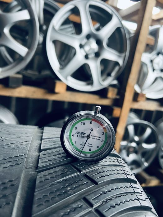 Шини  Резина Зимові  285 35 20 Michelin PilotAlpinPA4 2шт