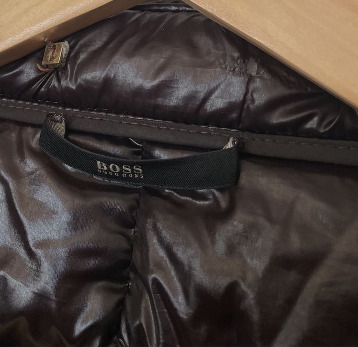 Casaco ou blusão castanho escuro (Hugo Boss, tamanho 36)