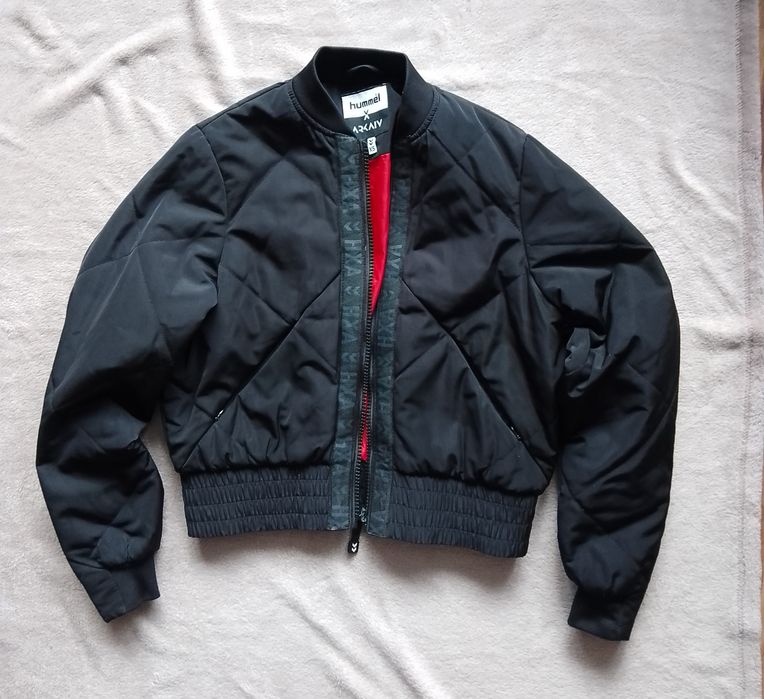 Kurtka bomberka xs Hummel