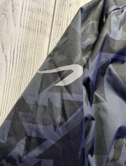 Курточка чоловіча