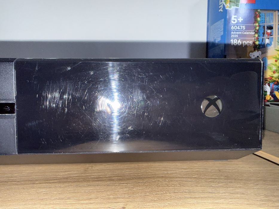 Xbox one z padem kinecktem i grą