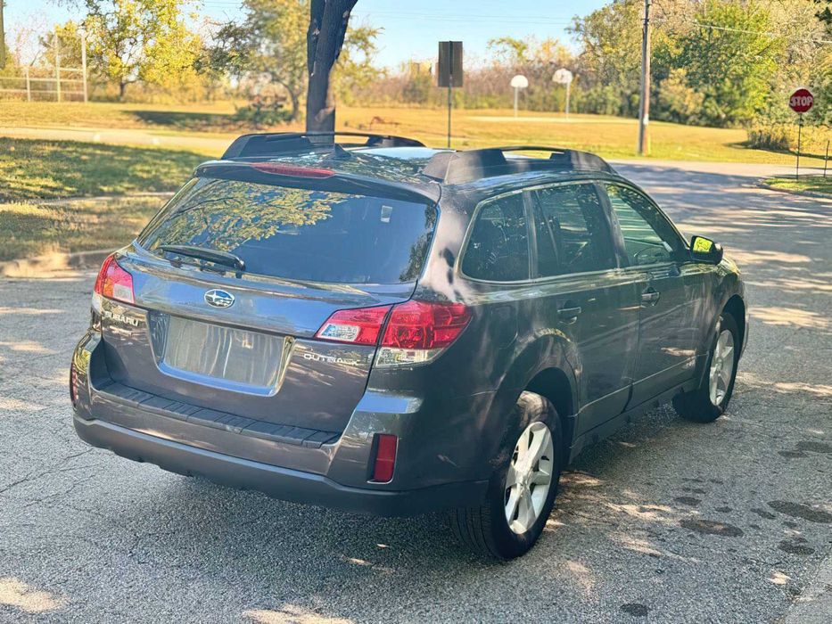 Subaru Outback Limited      2013