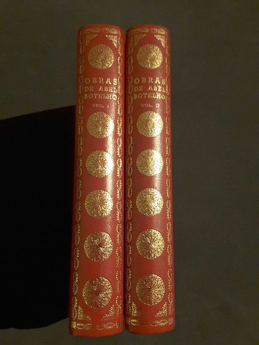 Mário Cláudio: Triunfo do Amor Português / Obras de Abel Botelho