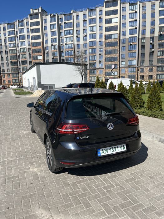 Автомобіль VW e-Golf, 2017