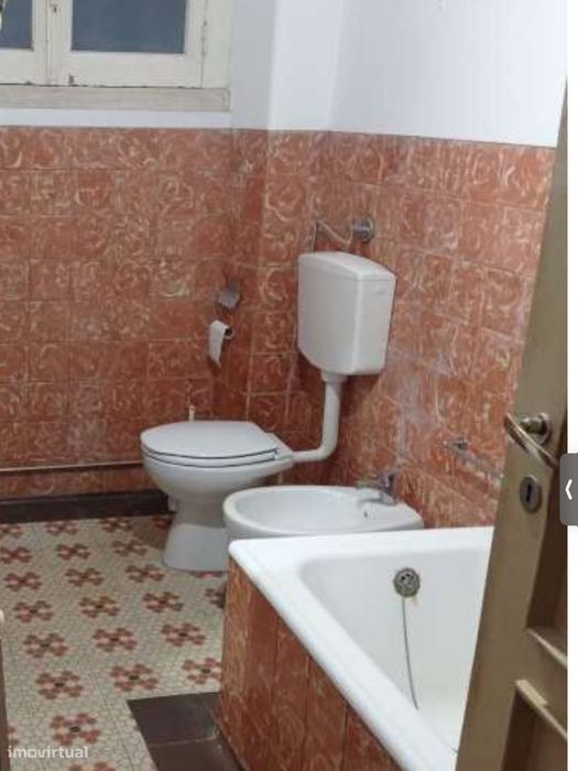 Reservado - T3 com terraço e jardim em Coimbra