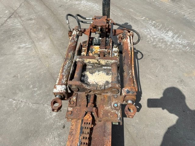 maszt do wiertnicy z posuwem hydraulicznym