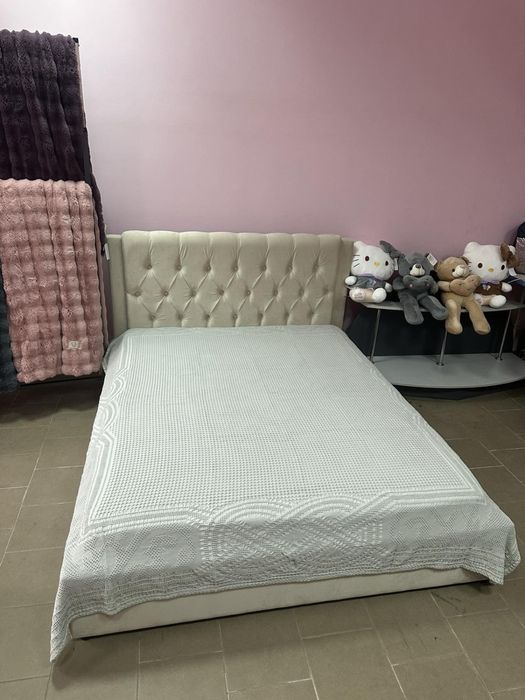 Однотонні натуральні накидки вафельні-шовкові покривала на ліжко