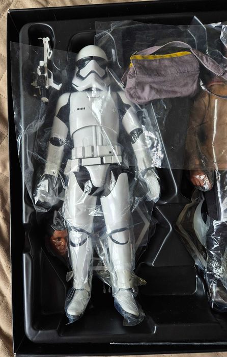 Star Wars 1/6 The Force Awakens Finn Stormtrooper Set Hot Toys MMS346