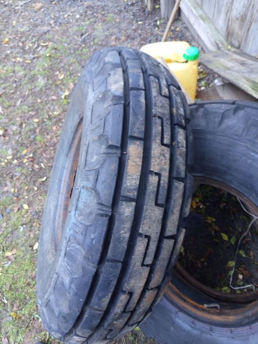 Продам 2 колеса на прицеп 2птс4