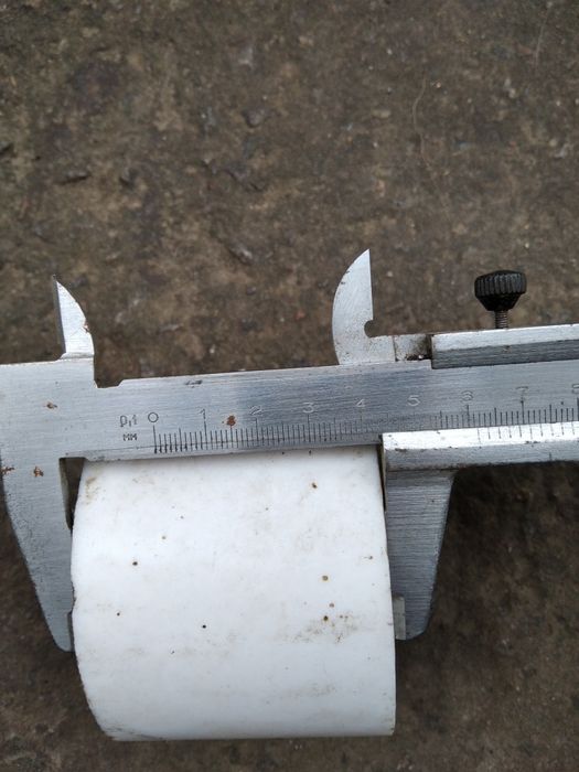 Обміняю або продам фторопластові втулки.