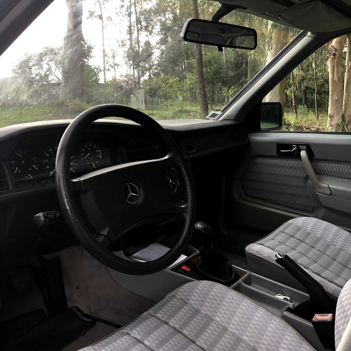 Mercedes-Benz 190E 2.0