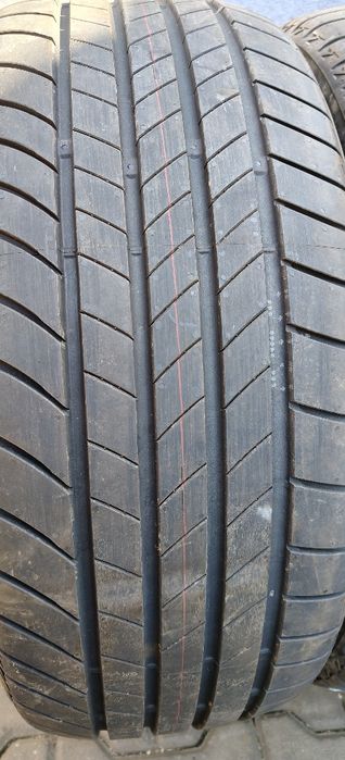 215/45/17  Bridgestone demo