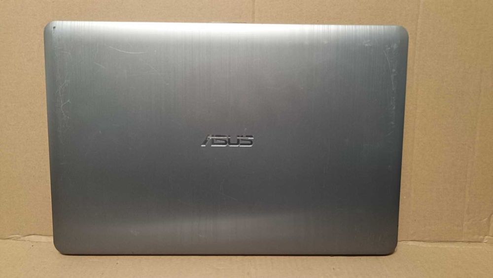 Laptop : ASUS R541N