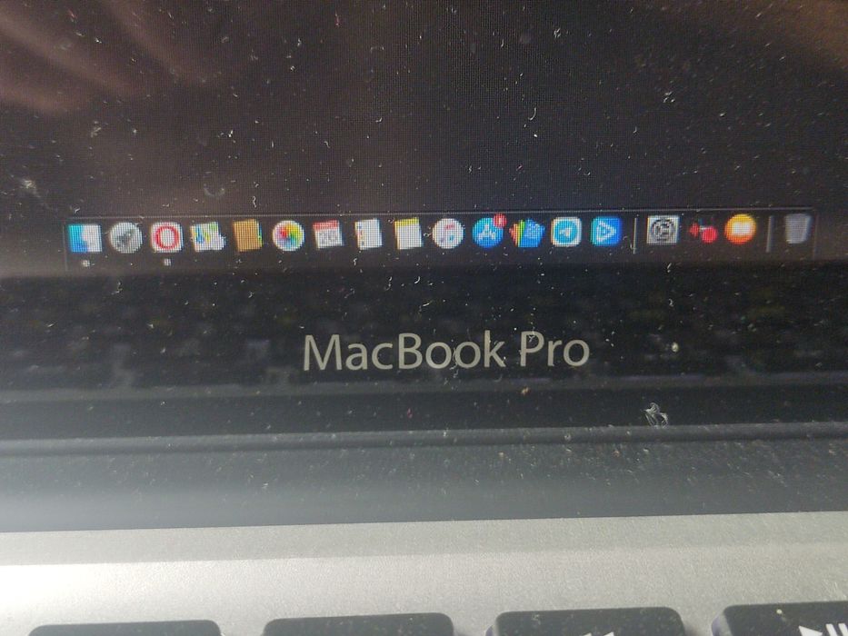 Продам MacBook Pro.