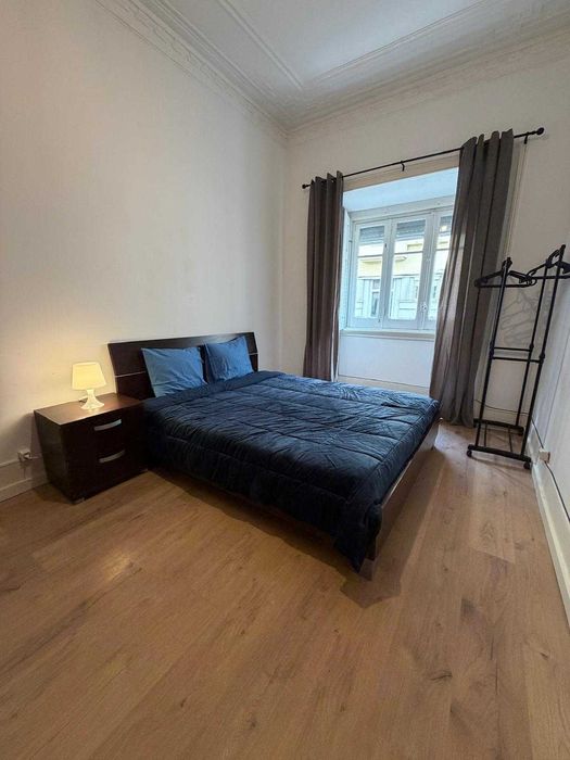 Quartos Casal amplos e luminosos em Saldanha  - ENTRADA IMEDIATA