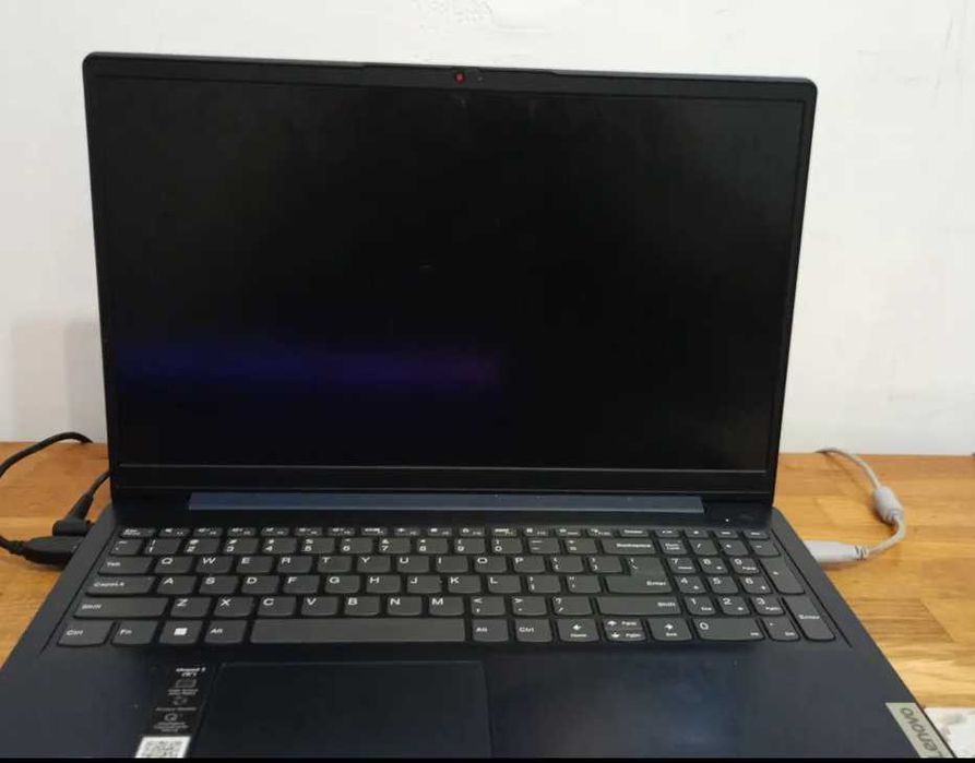 Sprzedaje komputer lenovo