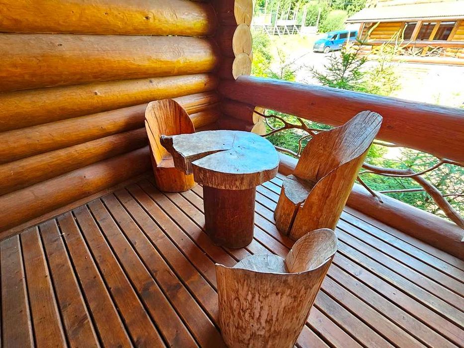 Продається діючий готель на березі річки Опір в курортному с. Славське