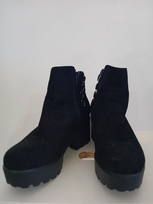 Botas pretas  - estilo moderno