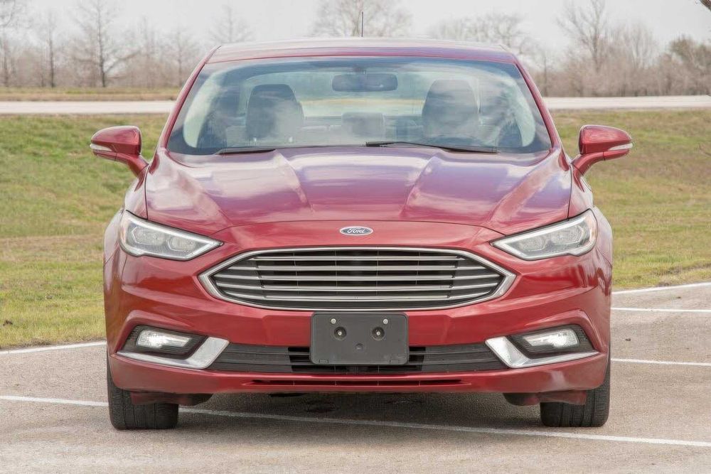 Ford Fusion Hybrid Titanium      2017