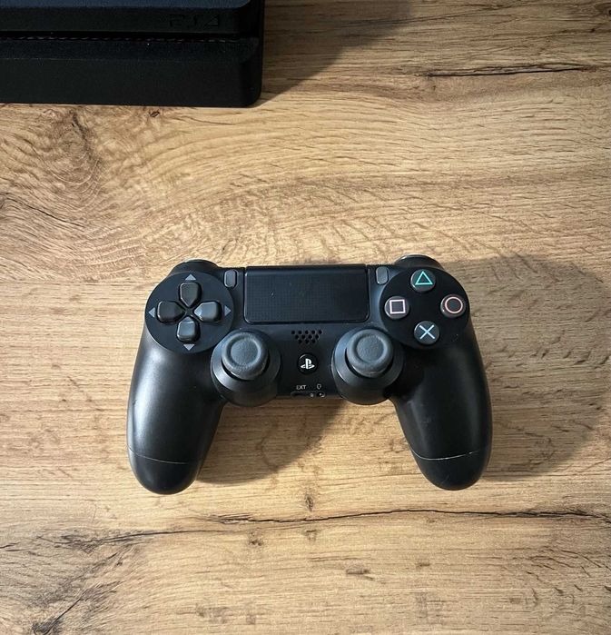 PS4 Slim 1TB Desbloqueada + 10 Jogos da LEGO + 1 Comando Novo + Cabo