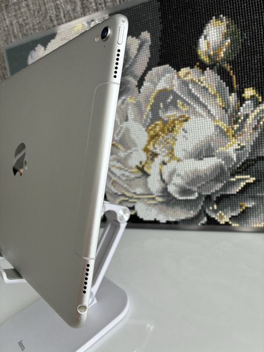 Apple Ipad Pro 9,7 на 128 Gb LTE #149