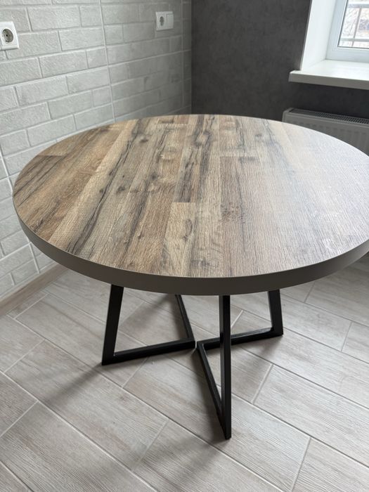 Продам круглый стол