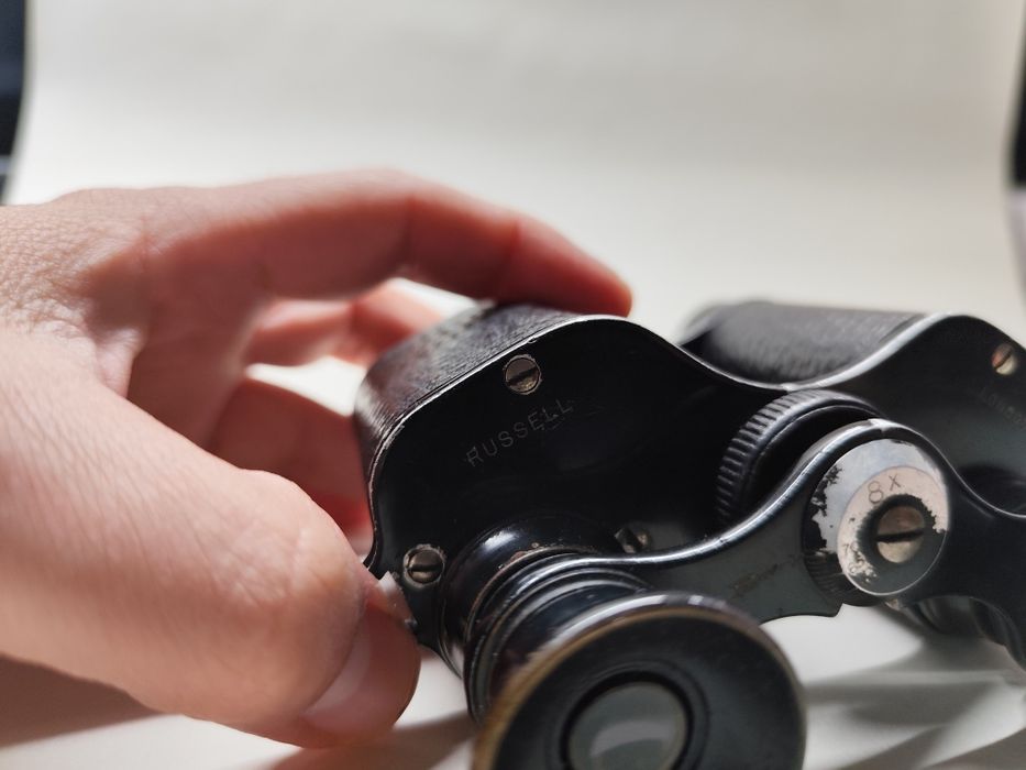 Binóculos muito antigos marca Russell London