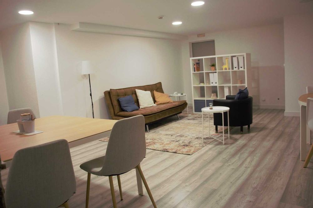 Espaço de coworking para  arrendar : Avenida Joao XXI Lisboa..