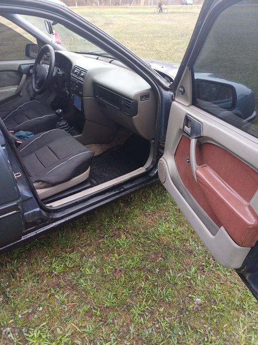 Opel Vectra A. 1.6 Газ/Бензин