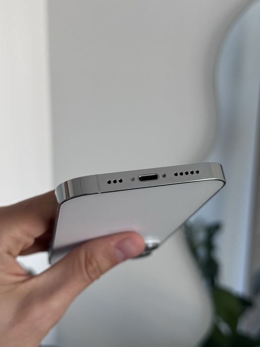 iPhone 14 Pro 128 gb Rsim є фізичний слот