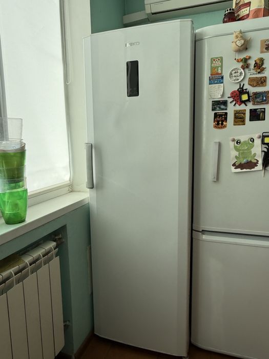 Морозильна камера Beko