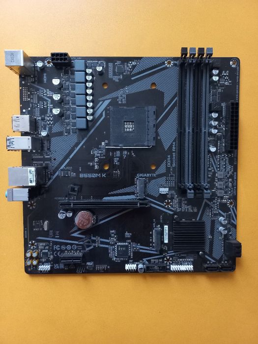 Материнська плата Gigabyte B550M-K