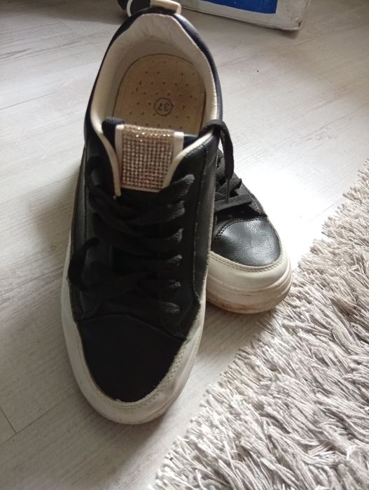 Buty damskie, dziewczęce