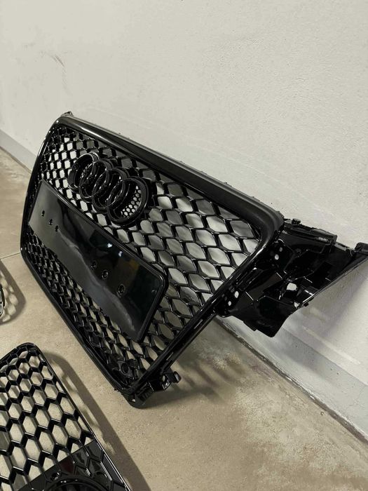 Grill,atrapa PLASTER MIODU Audi A4 B8 przedlift
