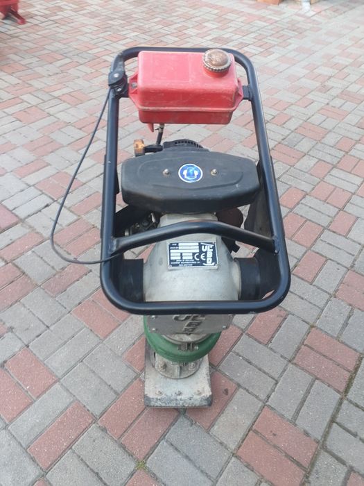 Skoczek ubijarka 2 sów