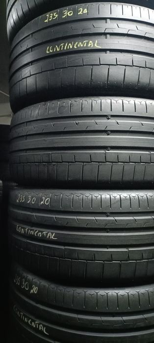 Pneus  235/30/20