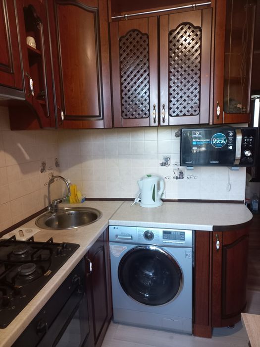 Здається подобово однокімнатна квартира в центрі міста.