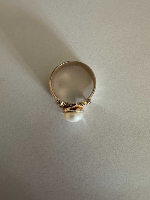 Pierścionek z perłą