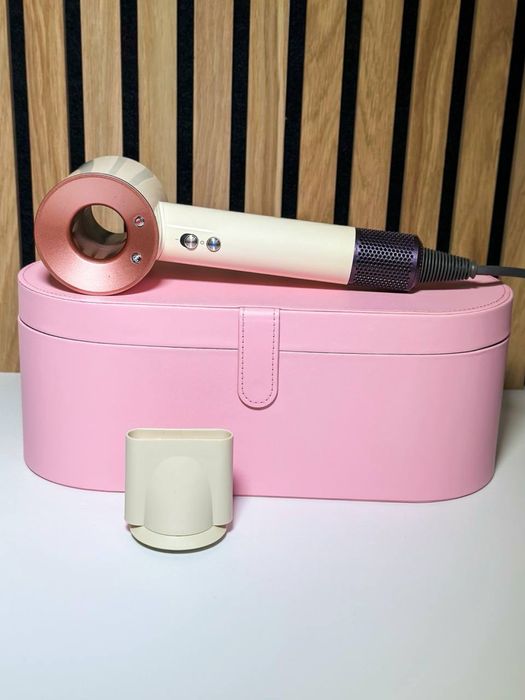 Бюджетний фен dyson на 1 насадку без логотипів аналог