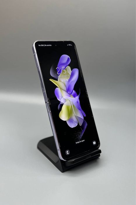 Ультрагнучкий смартфон Samsung Galaxy Z Flip4 256GB 5G гарантія!