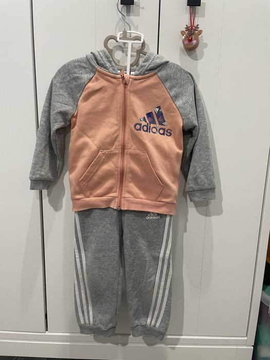 Dres dziewczęcy adidas 86