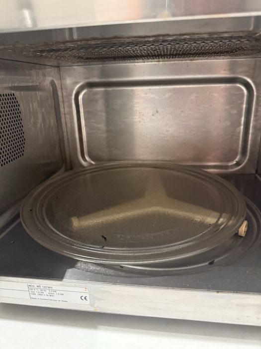 Mikrofalówka whirpool działa