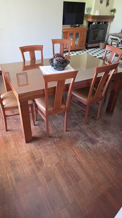 Mesa e 6 cadeiras Cerejeira