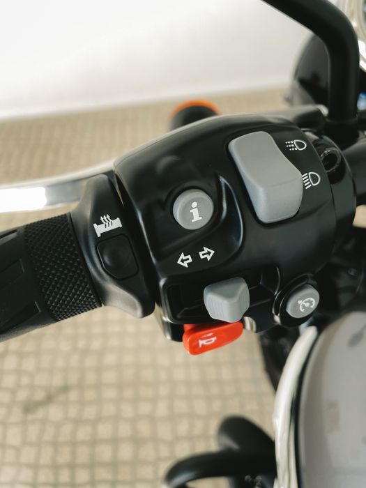 Triumph Bonneville T120 Black